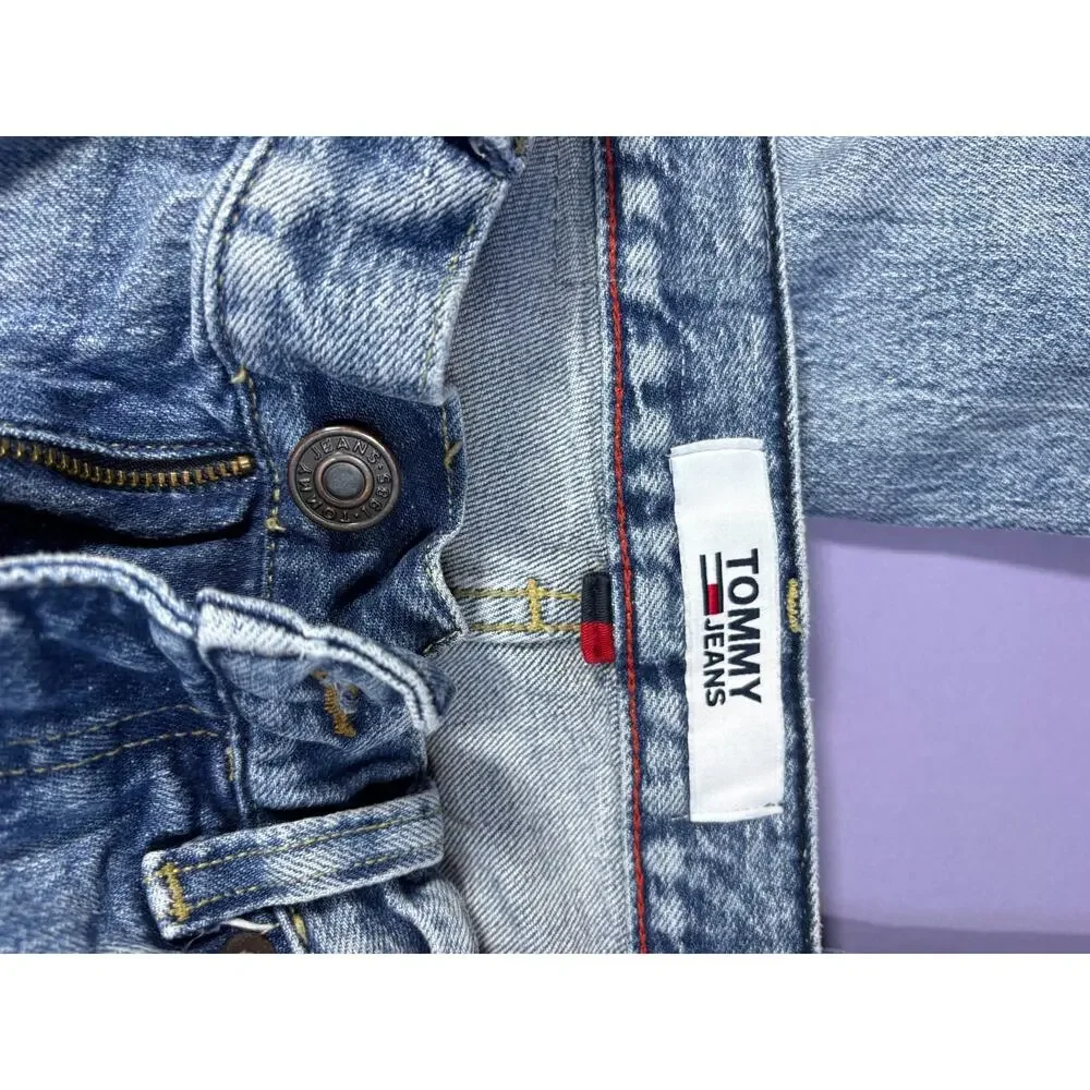 Tommy Hilfiger make light